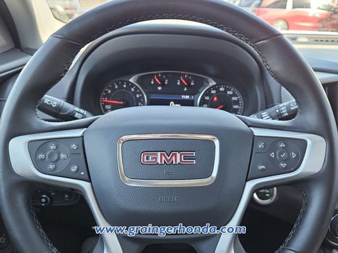 Used 2023 GMC Terrain SLT image 18