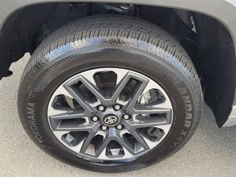 Used 2025 Toyota Tundra Limited image 15