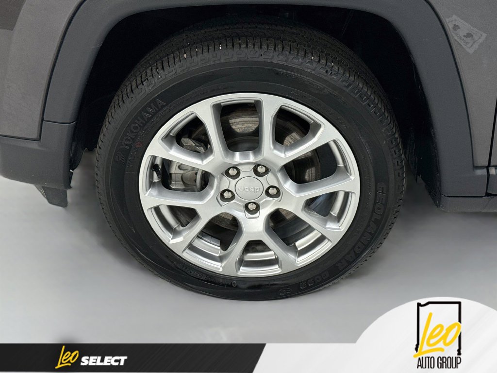 Used 2023 Jeep Compass Latitude AWD/4WD image 33