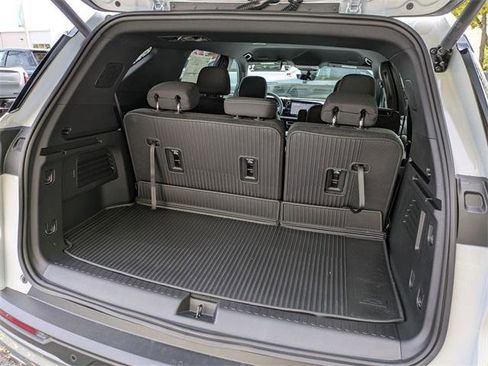 New 2026 Chevrolet Traverse LT w/ Driver Confidence Package image 27