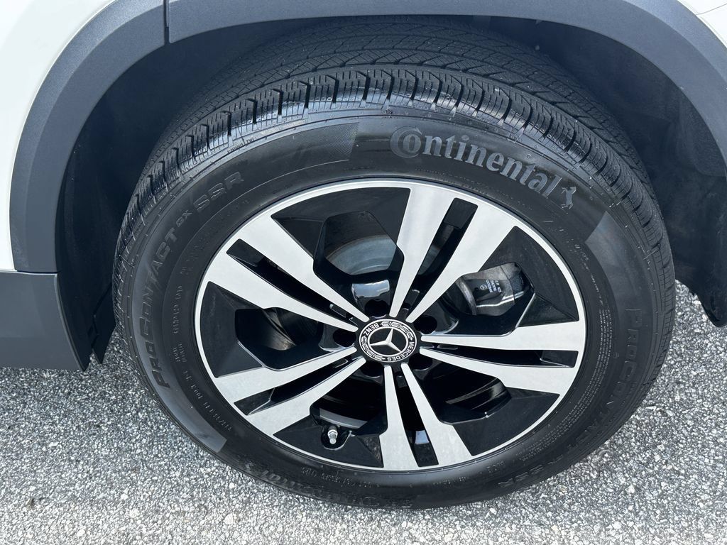 Certified 2026 Mercedes-Benz GLA 250 4MATIC w/ Exclusive Package image 23