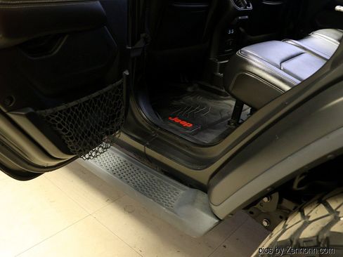 Used 2019 Jeep Wrangler Unlimited Sahara w/ Uconnect 4C Nav & Sound Group AWD/4WD image 26
