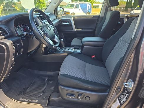 Certified 2019 Toyota 4Runner SR5 AWD/4WD image 14