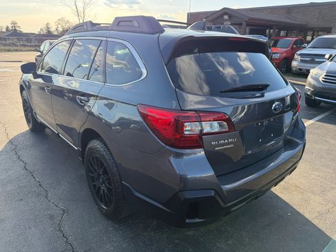 Used 2018 Subaru Outback 2.5i Premium AWD/4WD image 5
