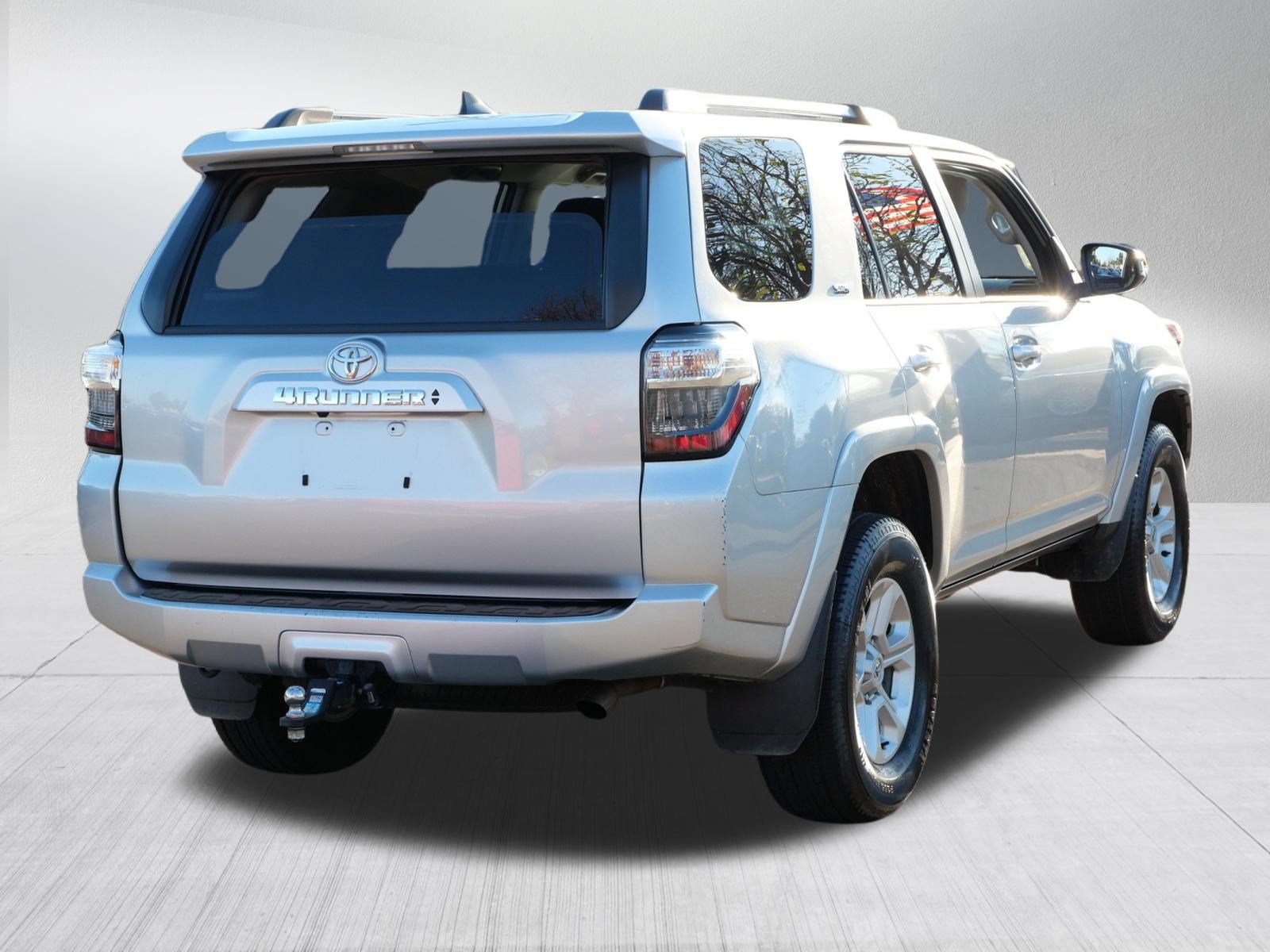 Used 2023 Toyota 4Runner SR5 AWD/4WD image 6