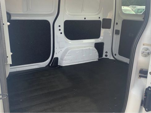 Used 2015 Nissan NV200 SV w/ Technology Package FWD image 28