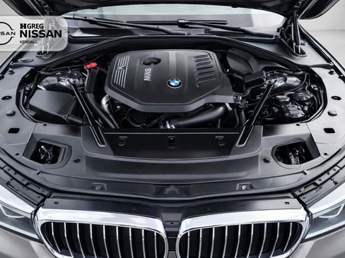 Used 2016 BMW 740i image 9