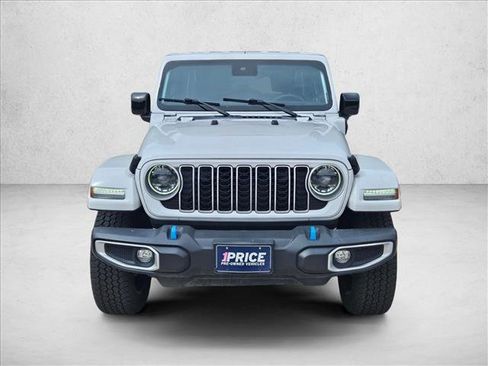 Used 2024 Jeep Wrangler Unlimited Sahara AWD/4WD image 2
