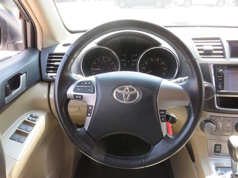 Used 2013 Toyota Highlander SE AWD/4WD image 14