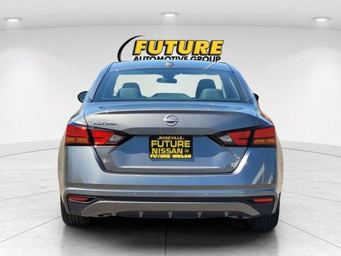 Certified 2025 Nissan Altima 2.5 SV FWD image 8