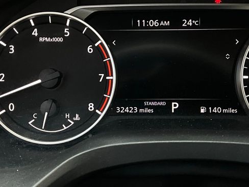 Used 2025 Nissan Rogue SV image 38