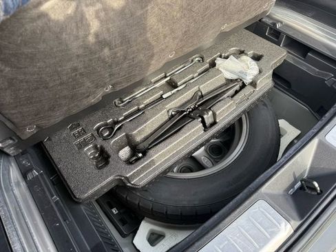 Certified 2023 Toyota Venza Nightshade image 34