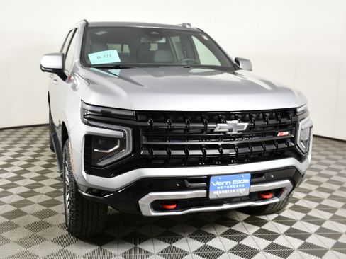 Used 2025 Chevrolet Tahoe Z71 image 3