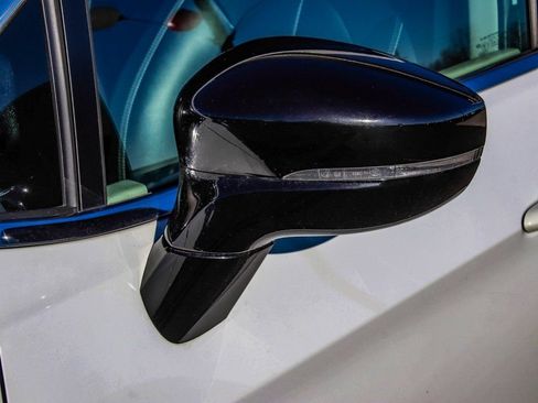 Used 2024 Chrysler Pacifica Touring-L FWD image 51