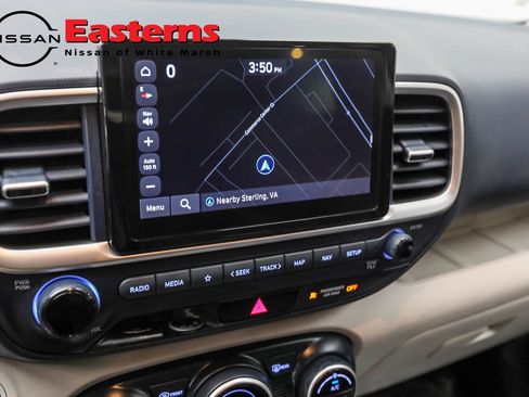 Used 2023 Hyundai Venue Limited image 36