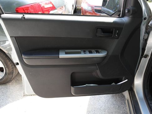 Used 2011 Ford Escape XLT FWD image 16