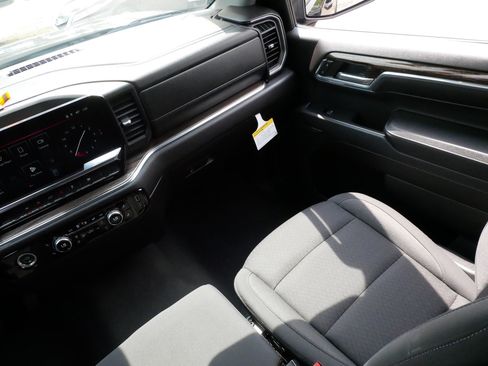 Used 2024 GMC Sierra 1500 Elevation AWD/4WD image 11
