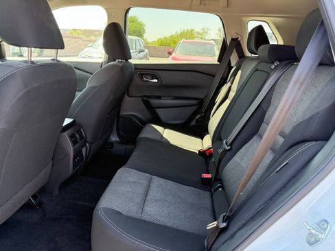 Certified 2025 Nissan Rogue SV image 10