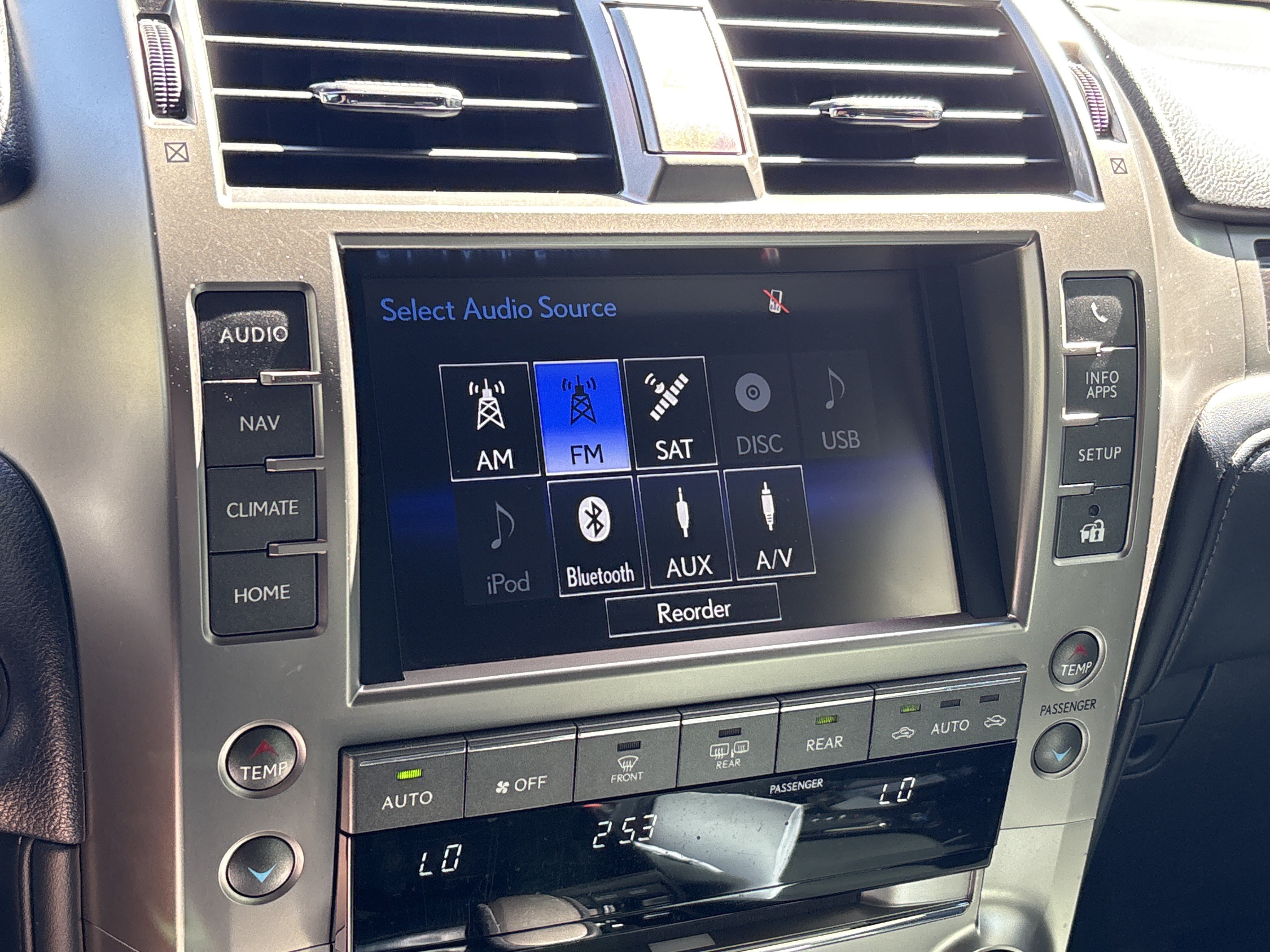 Used 2020 Lexus GX 460 Premium w/ Premium Package AWD/4WD image 23