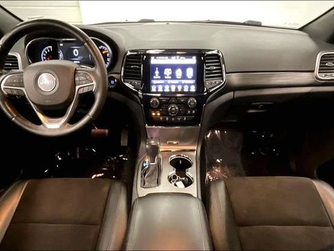 Used 2020 Jeep Grand Cherokee Altitude AWD/4WD image 18