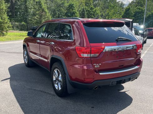 Used 2013 Jeep Grand Cherokee Overland w/ Advance Technology Group image 4