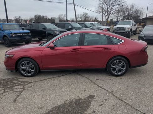 Used 2023 Honda Accord EX image 2