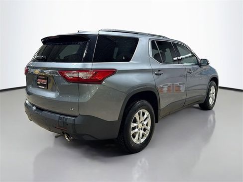 Used 2021 Chevrolet Traverse LT image 7