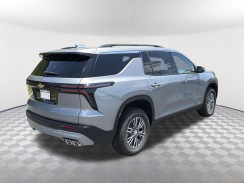 New 2026 Chevrolet Traverse LT w/ LPO, Floor Liner Package FWD image 5