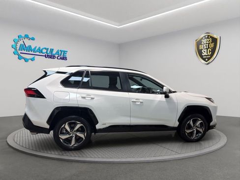 Used 2025 Toyota RAV4 SE image 6