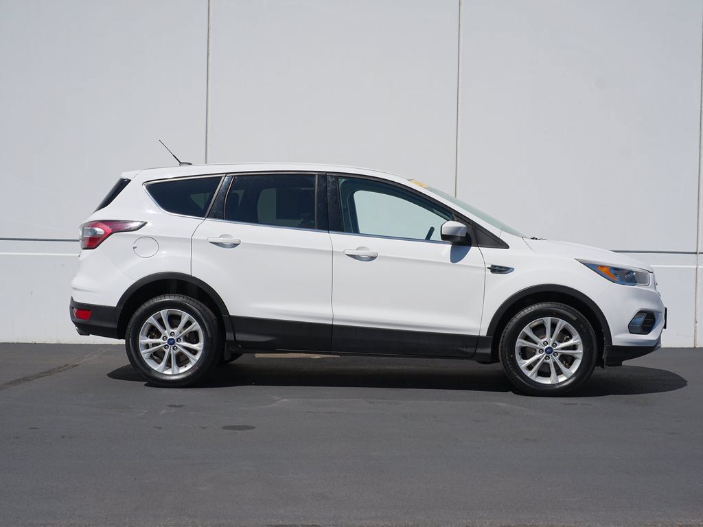 Used 2017 Ford Escape SE AWD/4WD image 2