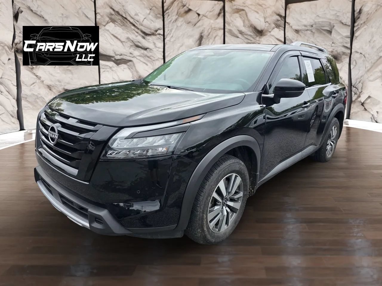 Used 2025 Nissan Pathfinder SL w/ Black Appearance Package AWD/4WD image 3