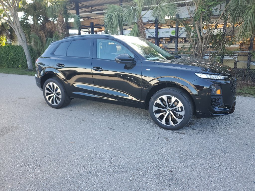 New 2026 Audi Q3 quattro 2.0T AWD/4WD image 4