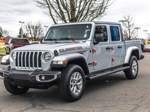 Used 2023 Jeep Gladiator Sport image 6