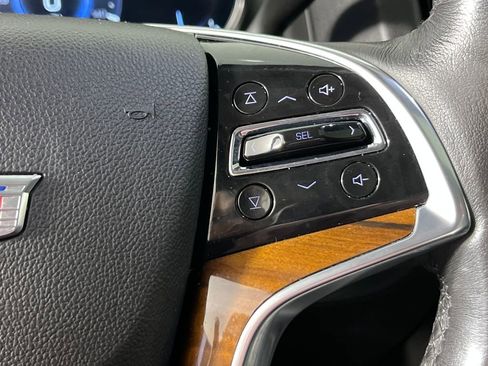 Used 2020 Cadillac Escalade Premium Luxury image 18