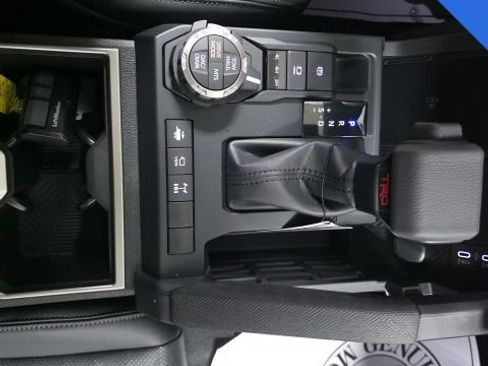 New 2025 Toyota Tacoma TRD Off-Road image 30