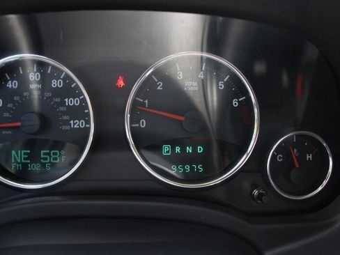 Used 2011 Jeep Compass Limited AWD/4WD image 7