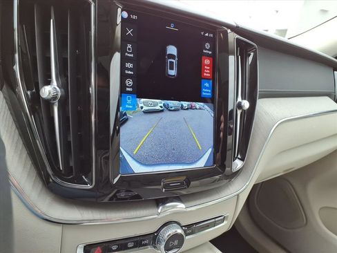 Used 2023 Volvo XC60 B5 Ultimate w/ Climate Package image 20