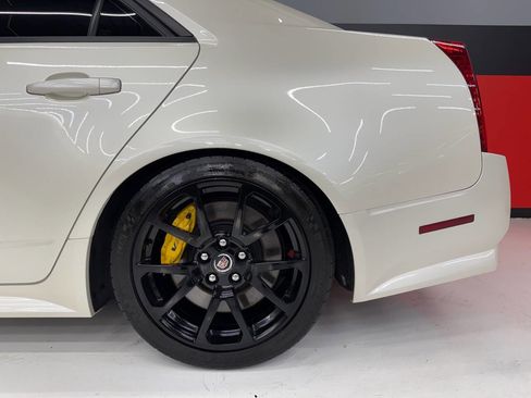 Used 2010 Cadillac CTS V image 18