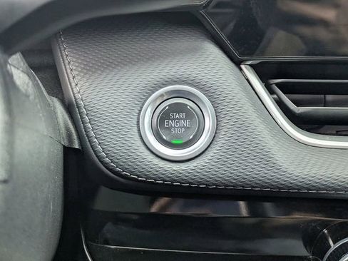 Used 2025 Chevrolet Equinox LT FWD image 32