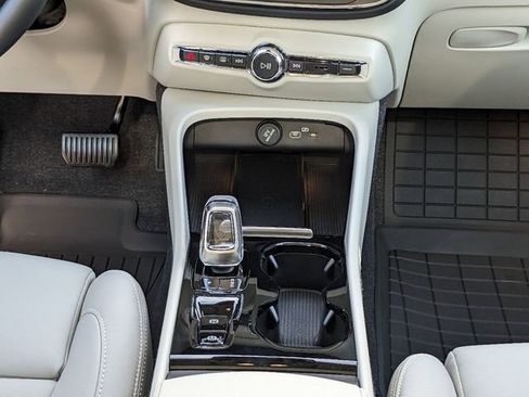 New 2025 Volvo XC40 B5 Plus w/ Protection Package Premier image 23