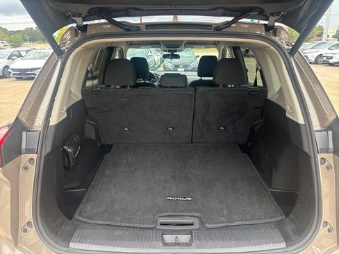 Used 2025 Nissan Rogue SV AWD/4WD image 32