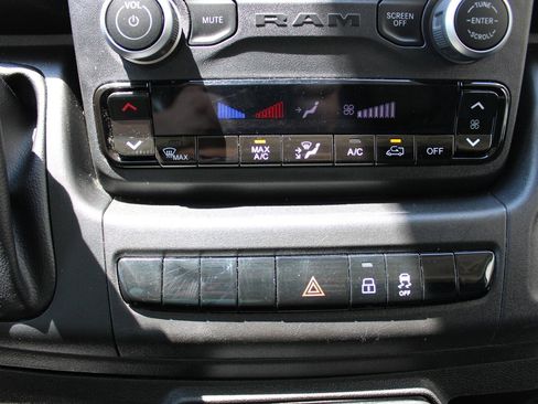 Used 2023 RAM ProMaster 2500 image 21