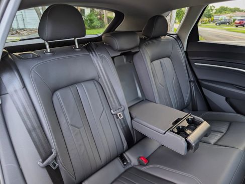 Used 2021 Audi e-tron Premium w/ Towing Package image 62