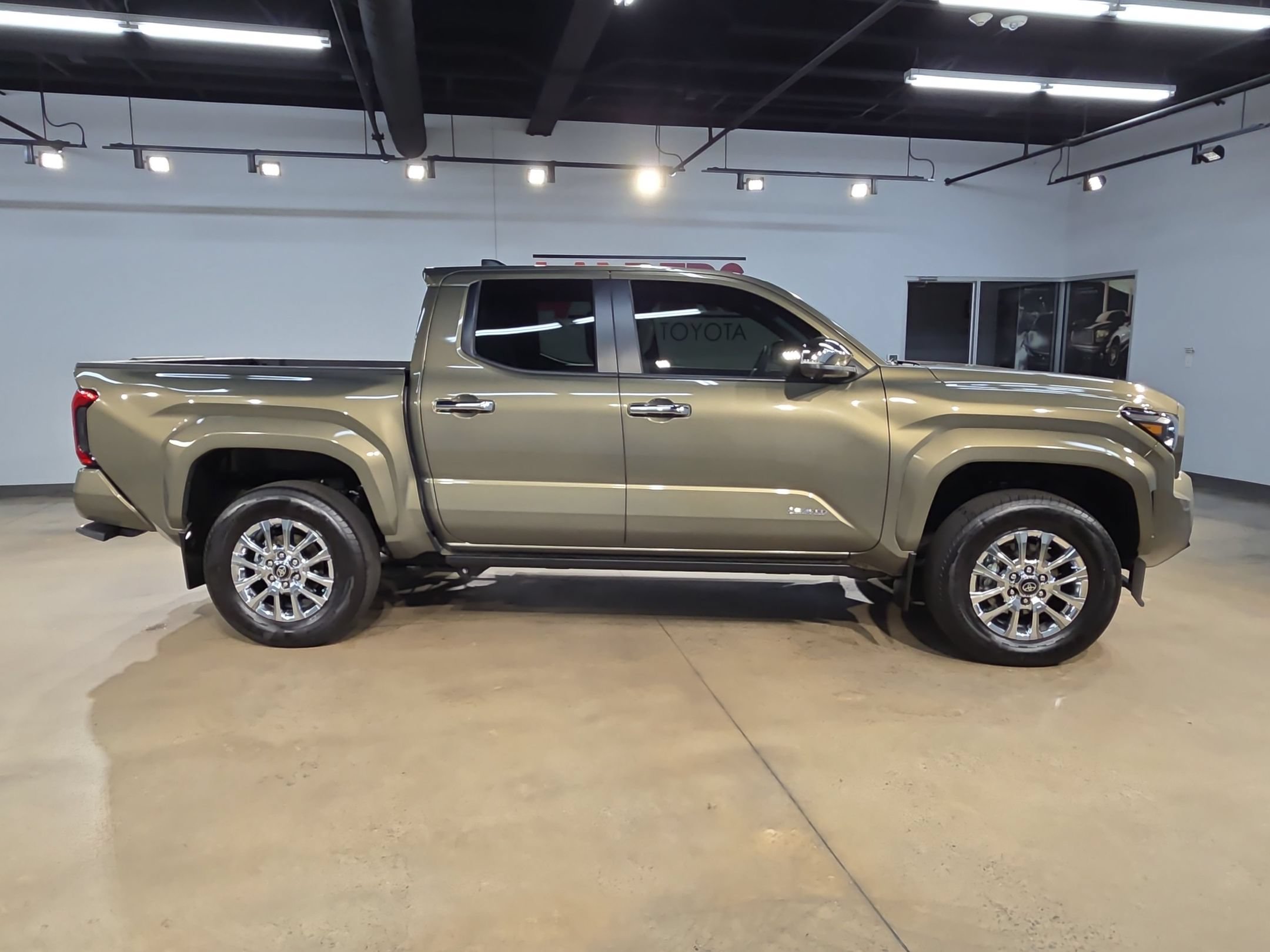 Certified 2026 Toyota Tacoma Limited AWD/4WD image 8
