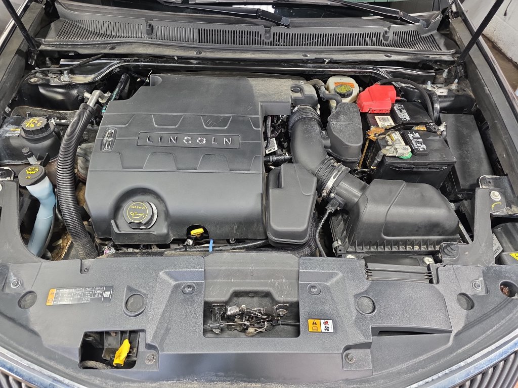 Used 2015 Lincoln MKS AWD w/ Equipment Group 101A image 28