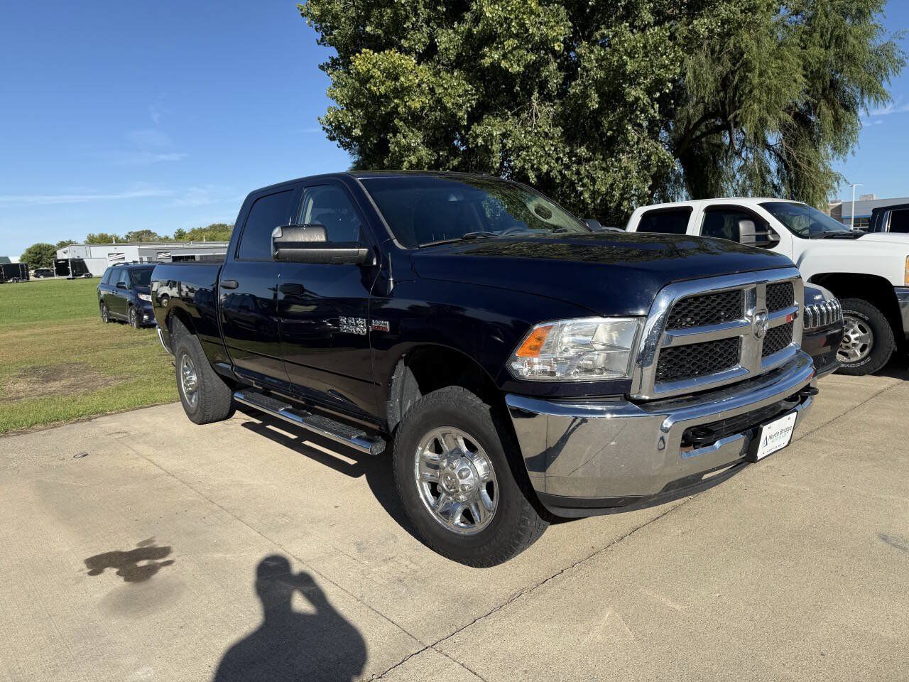 Used 2015 RAM 2500 Tradesman w/ Chrome Appearance Group AWD/4WD image 2