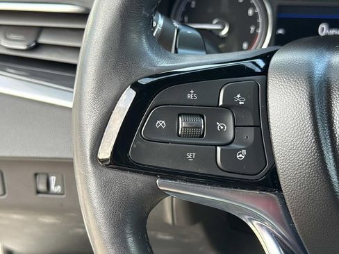 Used 2023 Buick Enclave Essence image 41