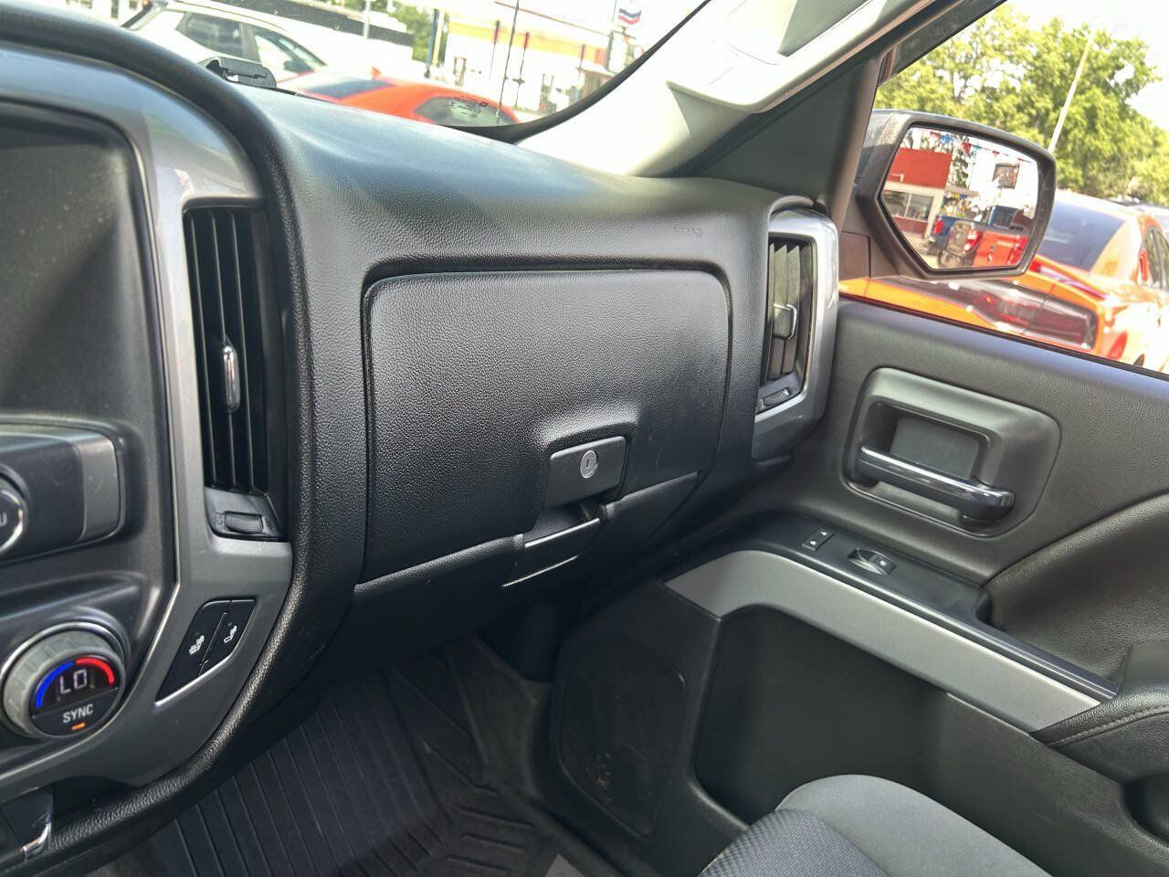 Used 2018 Chevrolet Silverado 1500 LT w/ All Star Edition AWD/4WD image 33