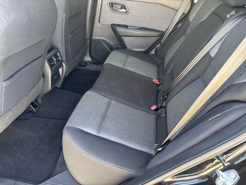 Used 2021 Nissan Rogue SV image 25