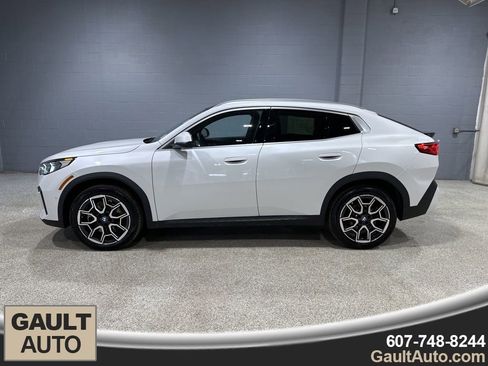 Certified 2025 BMW X2 xDrive28i image 5